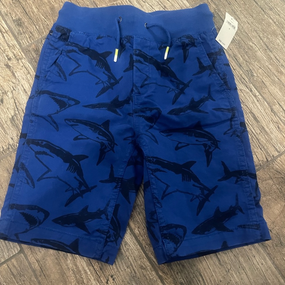 Gap kids Shark Shorts/Small